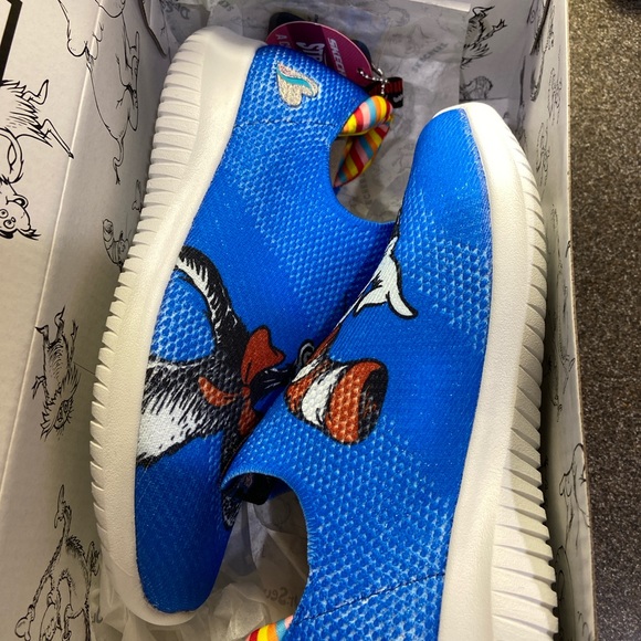 NIB Girls Sketchers brand slip on sneakers Cat in the Hat Sz 3 Blue - Picture 8 of 12